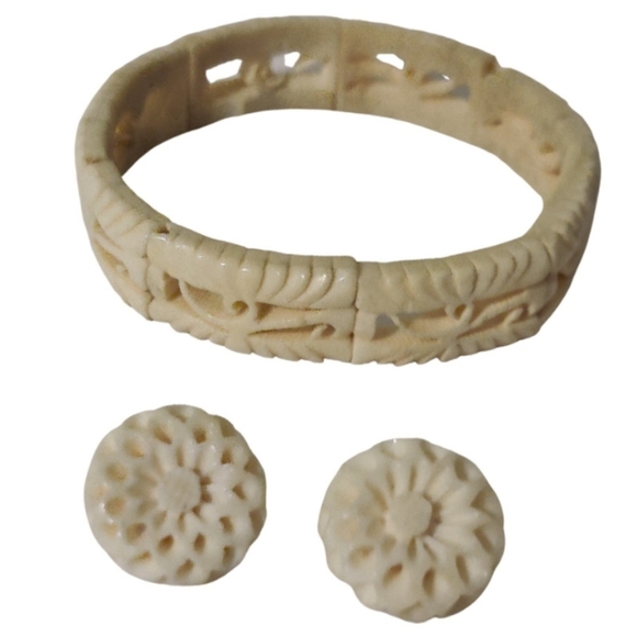 Vintage Carved Bone Bracelet and Earrings - Picture 15 of 15